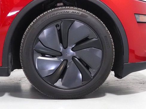 Used 2026 Tesla Model Y Long Range AWD/4WD image 35