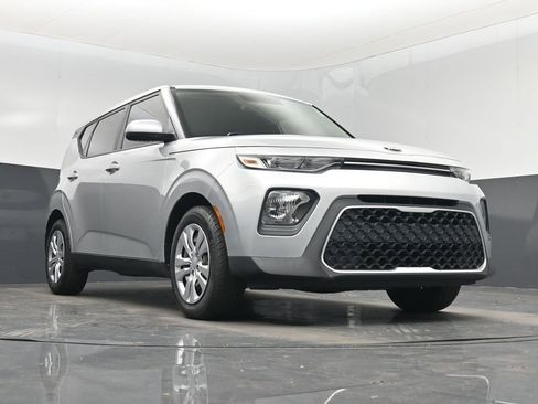 Used 2020 Kia Soul LX image 45