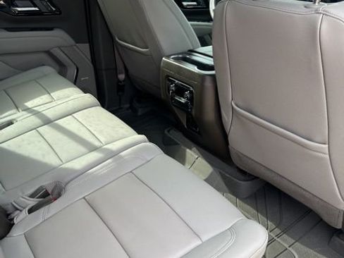 Used 2026 Chevrolet Tahoe LT w/ Comfort Package RWD image 21