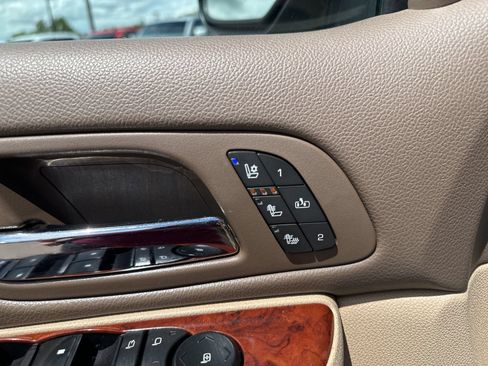 Used 2013 Chevrolet Suburban LTZ AWD/4WD image 17