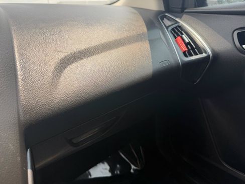 Used 2014 Ford Focus Titanium FWD image 25