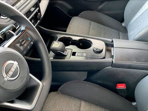 Used 2023 Nissan Rogue SV AWD/4WD image 13