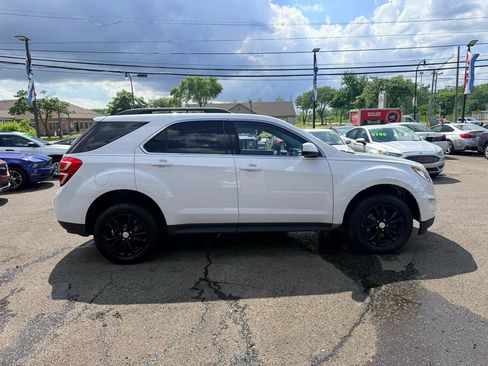 Used 2017 Chevrolet Equinox LT w/ Driver Confidence Package AWD/4WD image 8