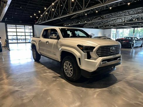 Used 2026 Toyota Tacoma Limited AWD/4WD image 7
