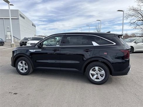 New 2026 Kia Sorento LX image 7