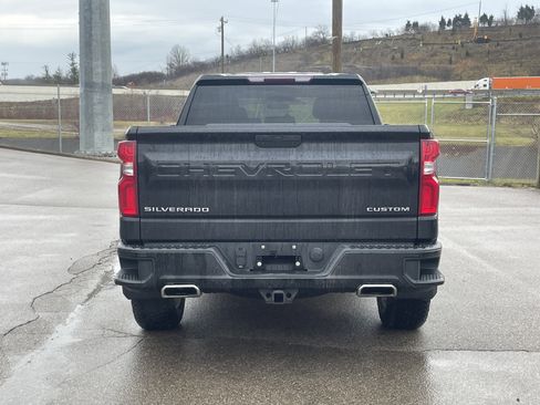 Used 2019 Chevrolet Silverado 1500 Custom w/ Custom Value Package image 8