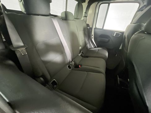 Used 2023 Jeep Gladiator Sport AWD/4WD image 26