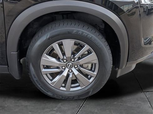 Used 2022 Nissan Pathfinder SV image 11