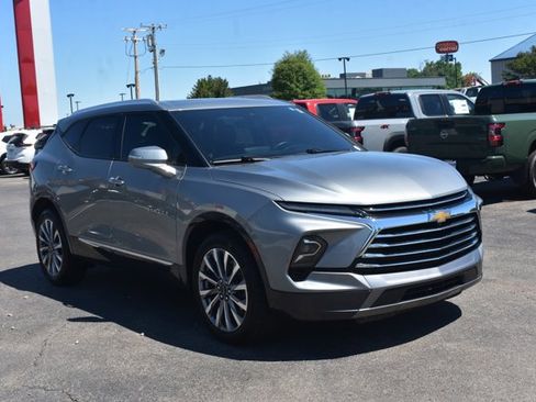 Used 2023 Chevrolet Blazer Premier w/ Driver Confidence II Package AWD/4WD image 3