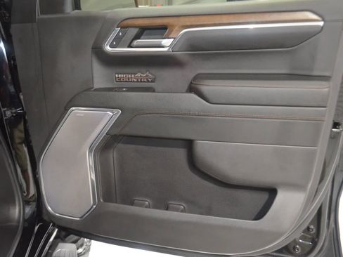 Used 2024 Chevrolet Silverado 1500 High Country image 23