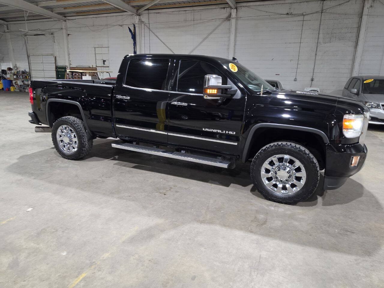 Used 2016 GMC Sierra 2500 Denali w/ Duramax Plus Package AWD/4WD image 20