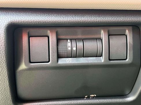 Used 2025 Subaru Forester Premium image 17