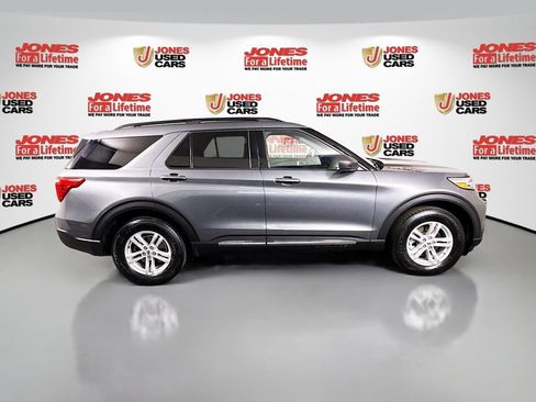 Used 2022 Ford Explorer XLT w/ Equipment Group 202A AWD/4WD image 16