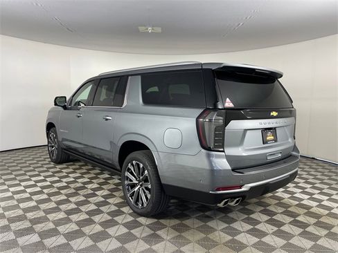New 2026 Chevrolet Suburban High Country image 19