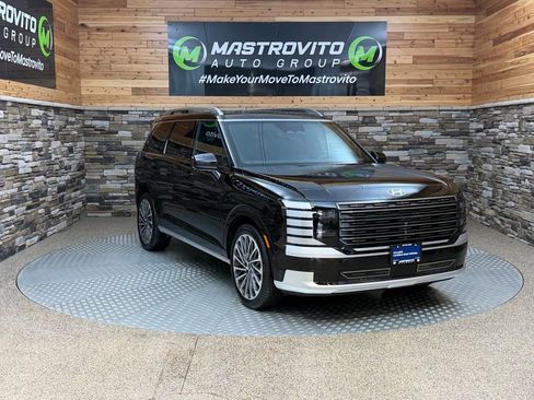 Used 2026 Hyundai Palisade Calligraphy image 2