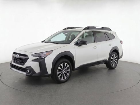 Used 2025 Subaru Outback Limited AWD/4WD image 2