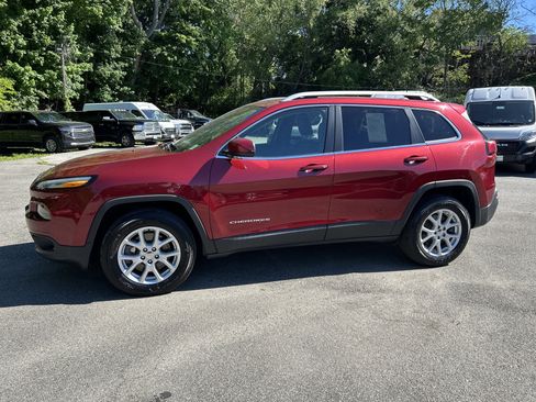 Used 2017 Jeep Cherokee Latitude w/ True North Edition AWD/4WD image 1