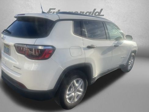 Used 2018 Jeep Compass Sport w/ Tech Group FWD image 2