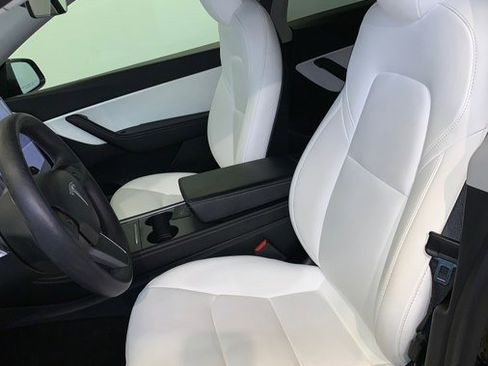 Used 2021 Tesla Model Y Performance AWD/4WD image 16