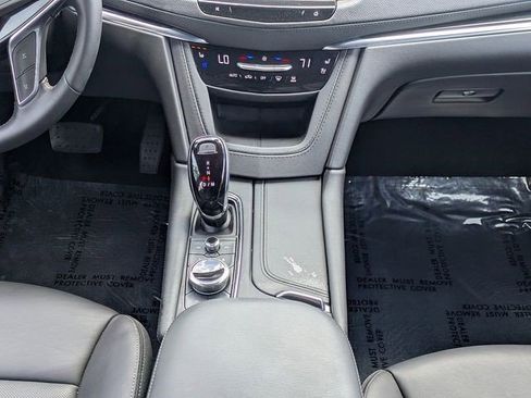 Certified 2025 Cadillac XT5 Premium Luxury AWD/4WD image 18