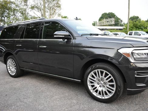 Used 2024 Ford Expedition Max Limited AWD/4WD image 32