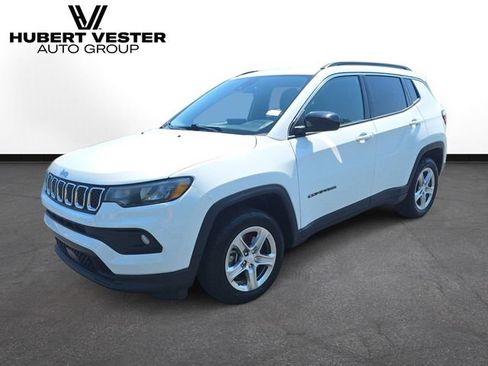 Used 2024 Jeep Compass Latitude AWD/4WD image 2
