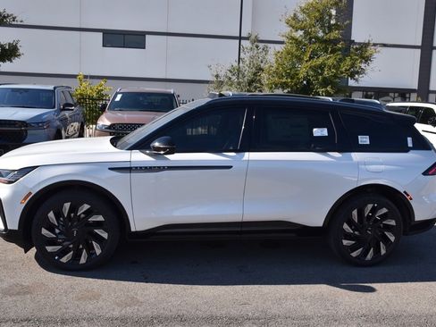 New 2026 Lincoln Nautilus Reserve w/ Jet Appearance Package image 11