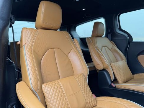 Used 2022 Chrysler Pacifica Pinnacle image 13