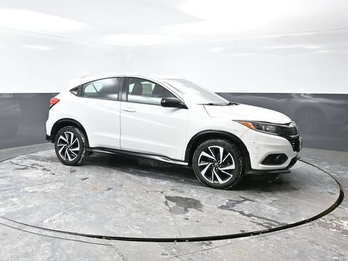 Used 2020 Honda HR-V Sport image 3