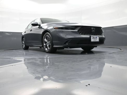 Certified 2023 Honda Accord EX image 27