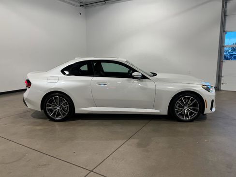 Used 2025 BMW 230i xDrive Coupe w/ Convenience Package image 2