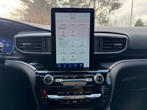 Used 2024 Ford Explorer ST w/ Technology Package image 19