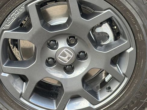 Used 2025 Honda Pilot TrailSport image 7