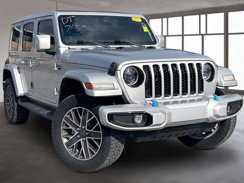 Used 2023 Jeep Wrangler Unlimited Sahara AWD/4WD image 3