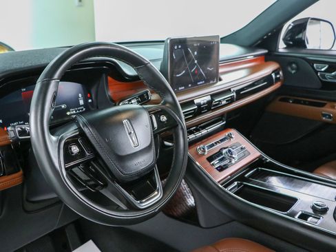 Used 2024 Lincoln Aviator Reserve w/ Jet Package AWD/4WD image 23