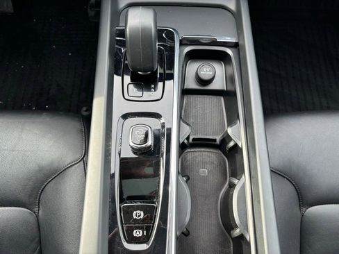 Certified 2023 Volvo XC60 B5 Core w/ Climate Package image 26