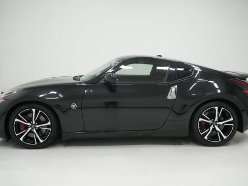 Used 2018 Nissan 370Z Coupe RWD image 6