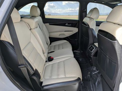 Used 2018 Kia Sorento SX image 24