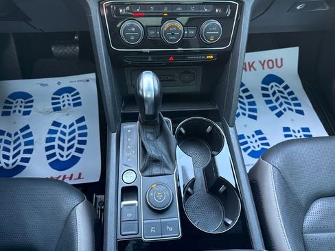 Used 2020 Volkswagen Atlas Cross Sport SEL Premium image 19