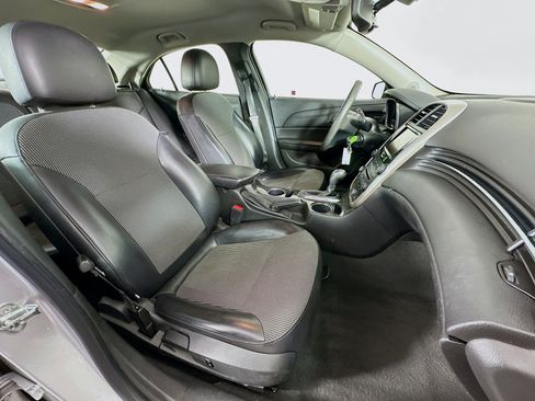 Used 2016 Chevrolet Malibu LT image 27