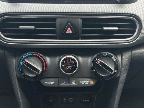 Used 2019 Hyundai Kona SE FWD image 23