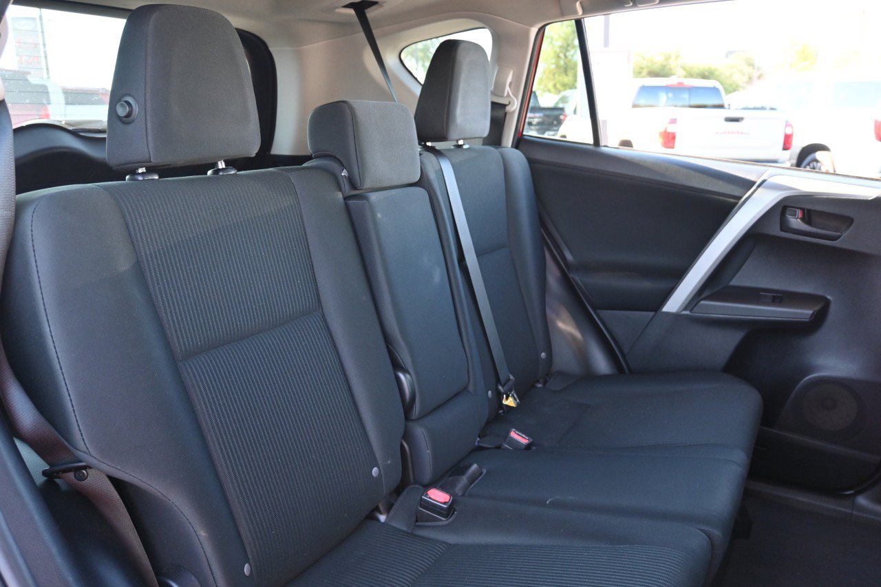 Used 2017 Toyota RAV4 LE FWD image 24