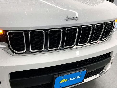 Used 2023 Jeep Grand Cherokee L Limited AWD/4WD image 31