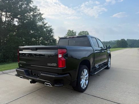 Used 2026 Chevrolet Silverado 1500 High Country w/ High Country Premium Package AWD/4WD image 3