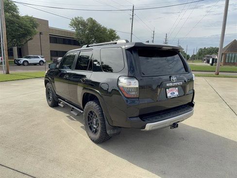 Used 2020 Toyota 4Runner TRD Off-Road Premium w/ Moonroof Package AWD/4WD image 5