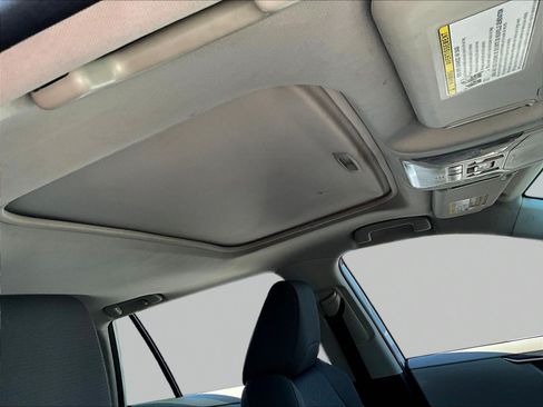 Used 2019 Toyota RAV4 XLE FWD image 27