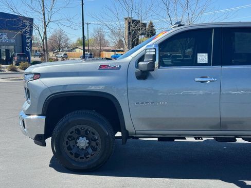 Used 2024 Chevrolet Silverado 2500 LTZ w/ LTZ Premium Package AWD/4WD image 4