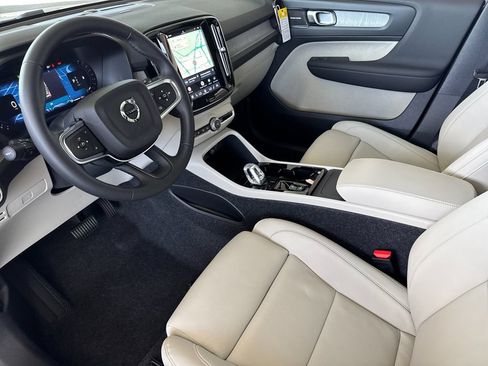 New 2026 Volvo XC40 B5 Plus AWD/4WD image 9