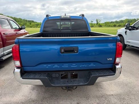 Used 2016 Toyota Tacoma TRD Off-Road w/ Towing Package AWD/4WD image 10