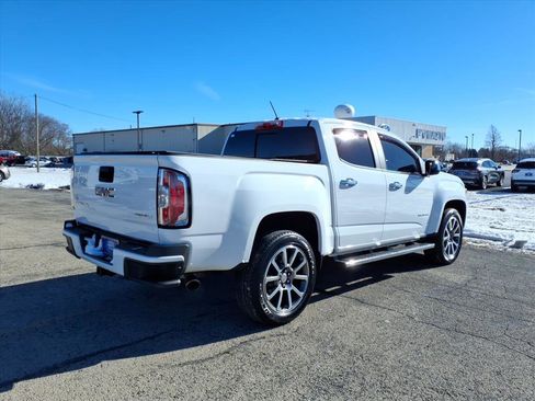 Used 2020 GMC Canyon Denali image 2